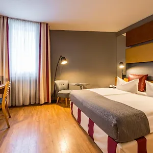 3* מלון Mercure Zentrum Superior